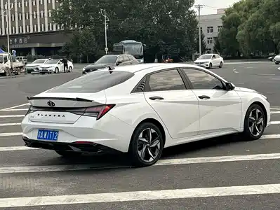 Hyundai Elantra 2022