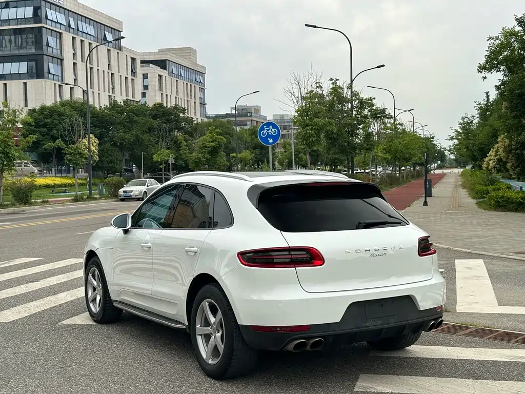 Porsche Macan 2016 — фото 9