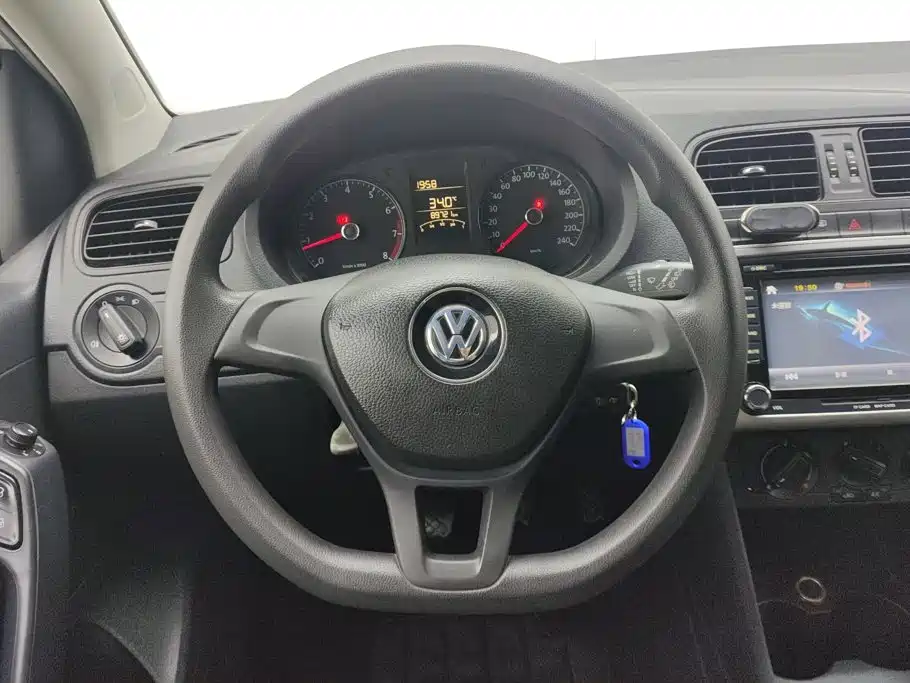 Volkswagen Polo 2015 — фото 15