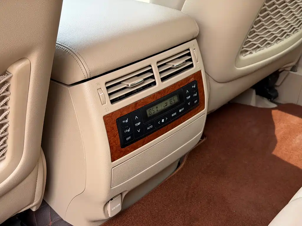 Toyota Land Cruiser 2016 — фото 20