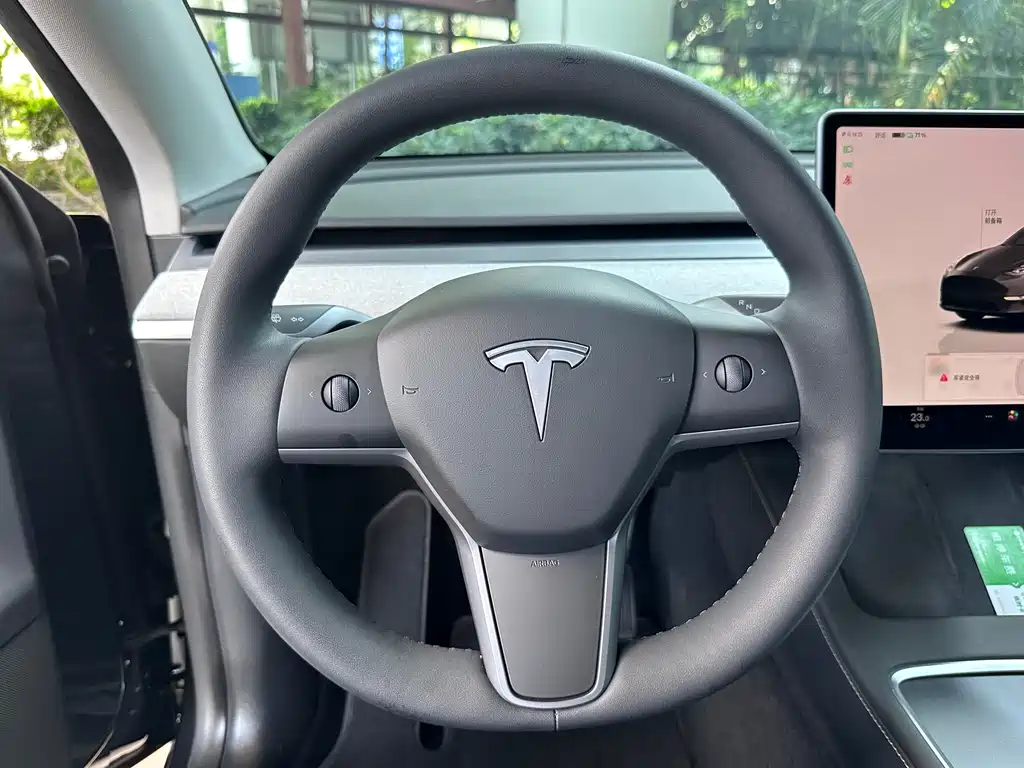 Tesla Model Y 2024 — фото 23