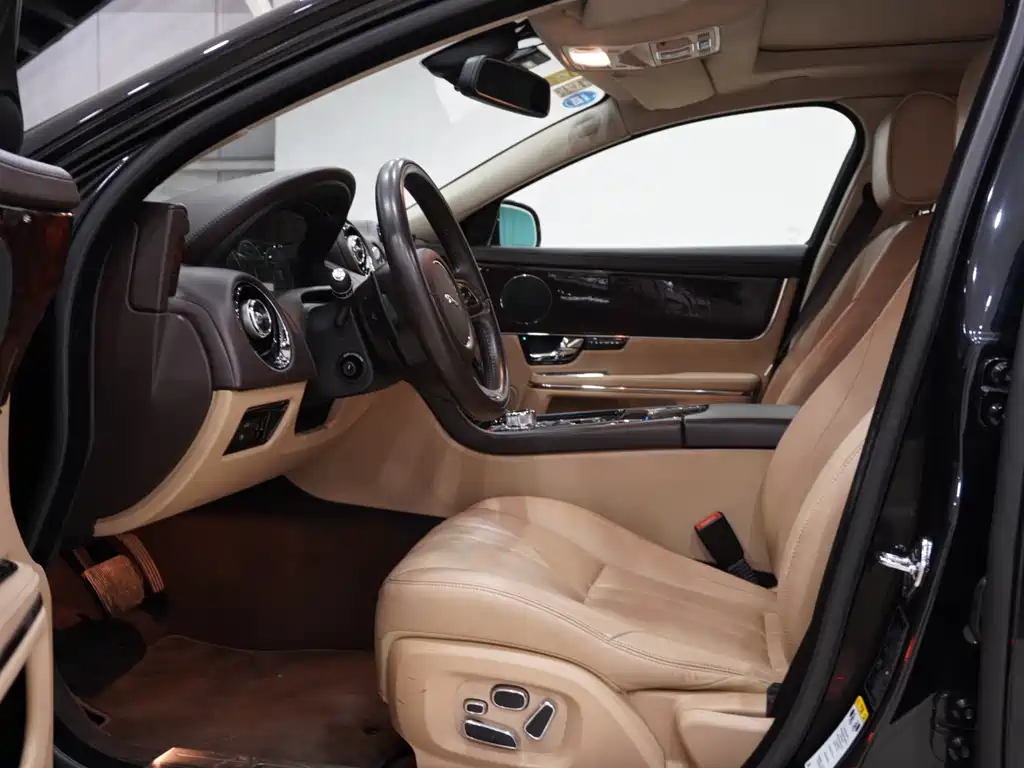 Jaguar XJ 2012