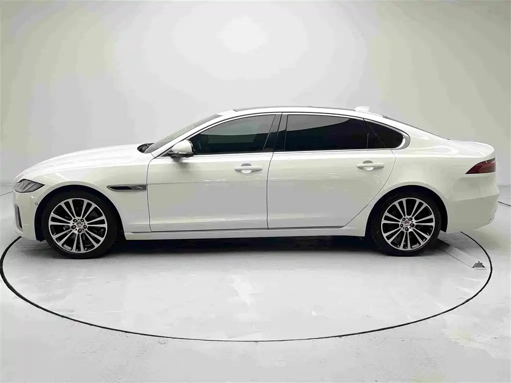 Jaguar XFL 2023 — фото 16