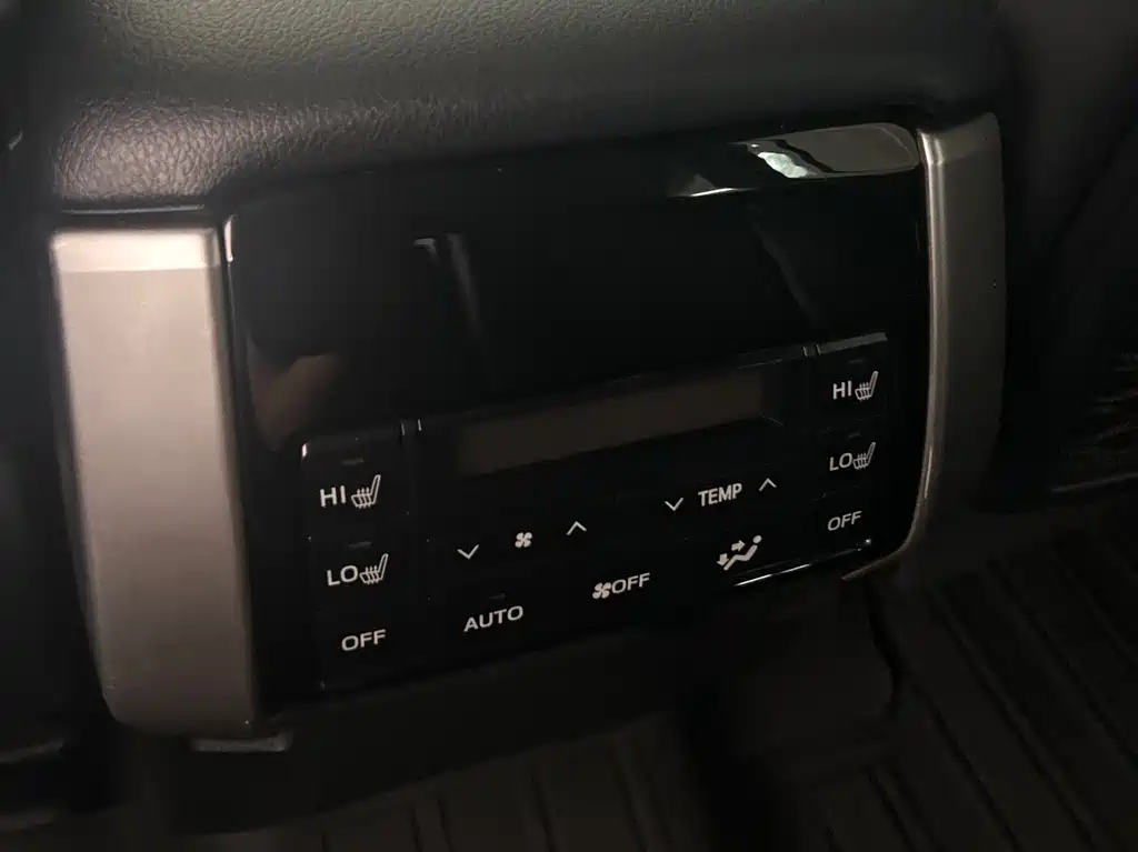 Toyota Prado 2019 — фото 12