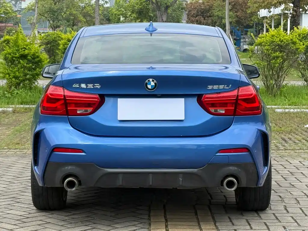 BMW 1 Series 2019 — фото 9