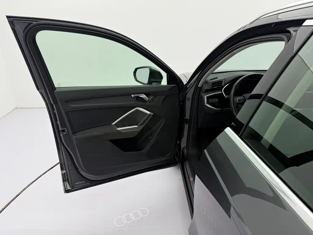Audi Q3 2023 — фото 20