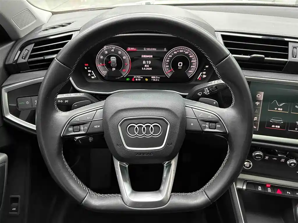 Audi Q3 2022 — фото 3