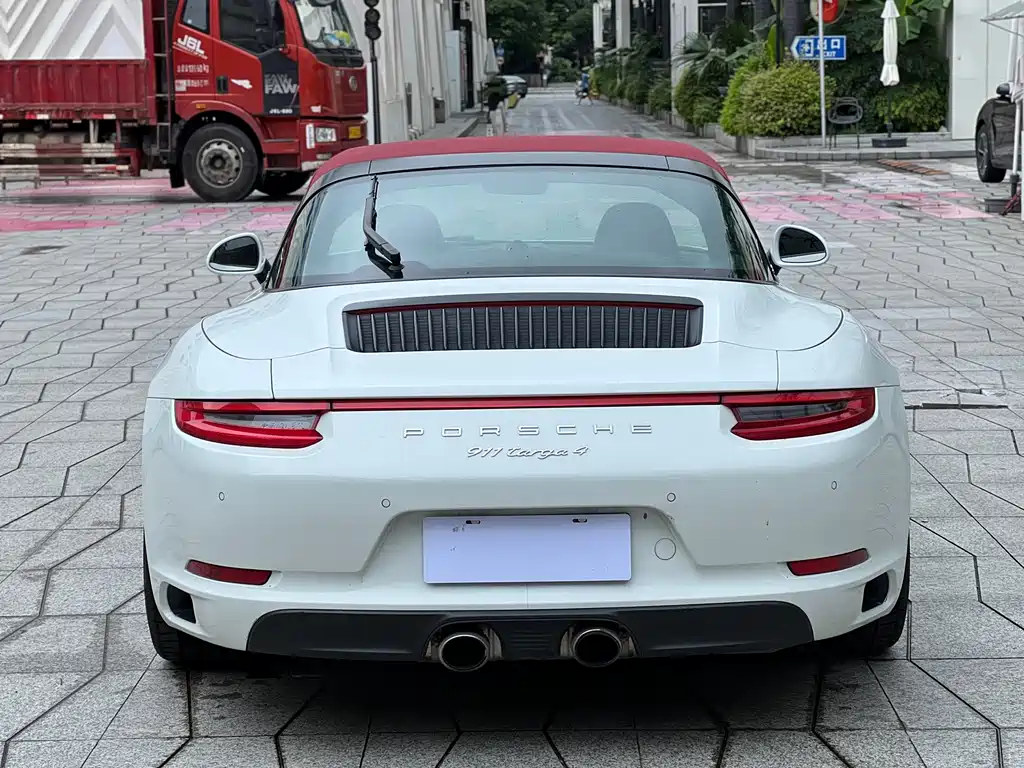 Porsche 911 2018