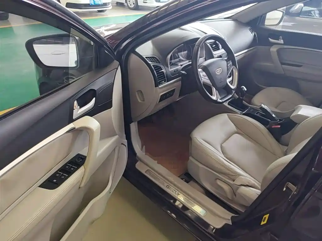 Geely Emgrand 2015 — фото 16