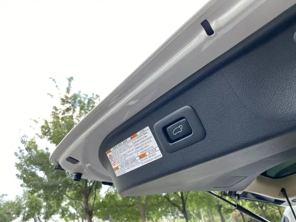 Toyota Alphard 2019 — фото 19