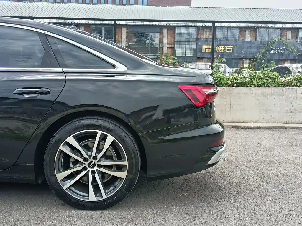 Audi A6L 2023 — фото 12