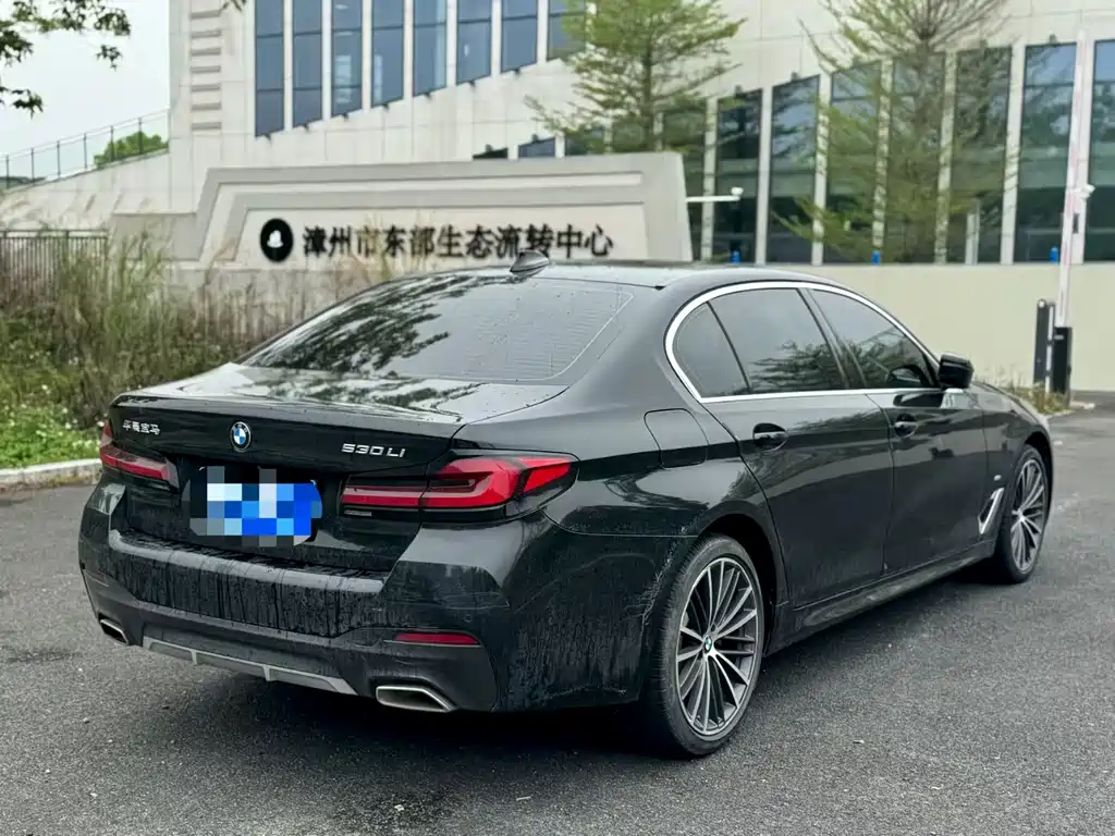 BMW 5 Series 2022 — фото 9