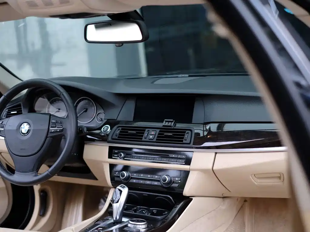 BMW 5 Series 2013 — фото 47