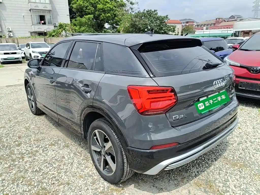 Audi Q2L E-Tron 2021 — фото 23