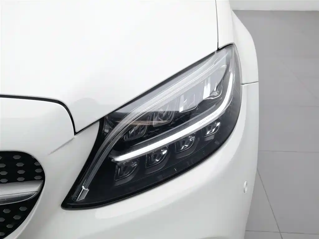 Mercedes-Benz C-Class 2020