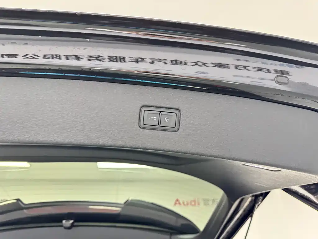 Audi Q7 2023 — фото 16
