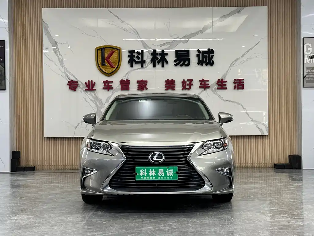 Lexus ES 2018 — фото 2