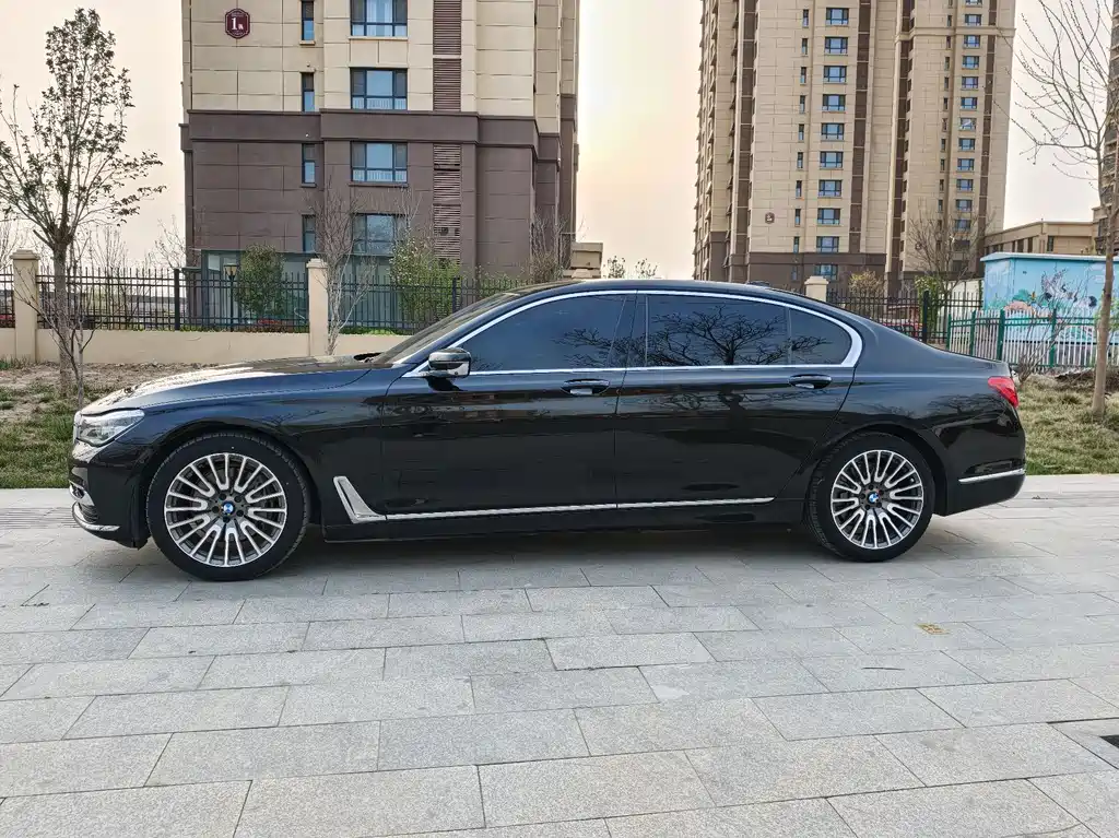 BMW 7 Series 2017 — фото 4