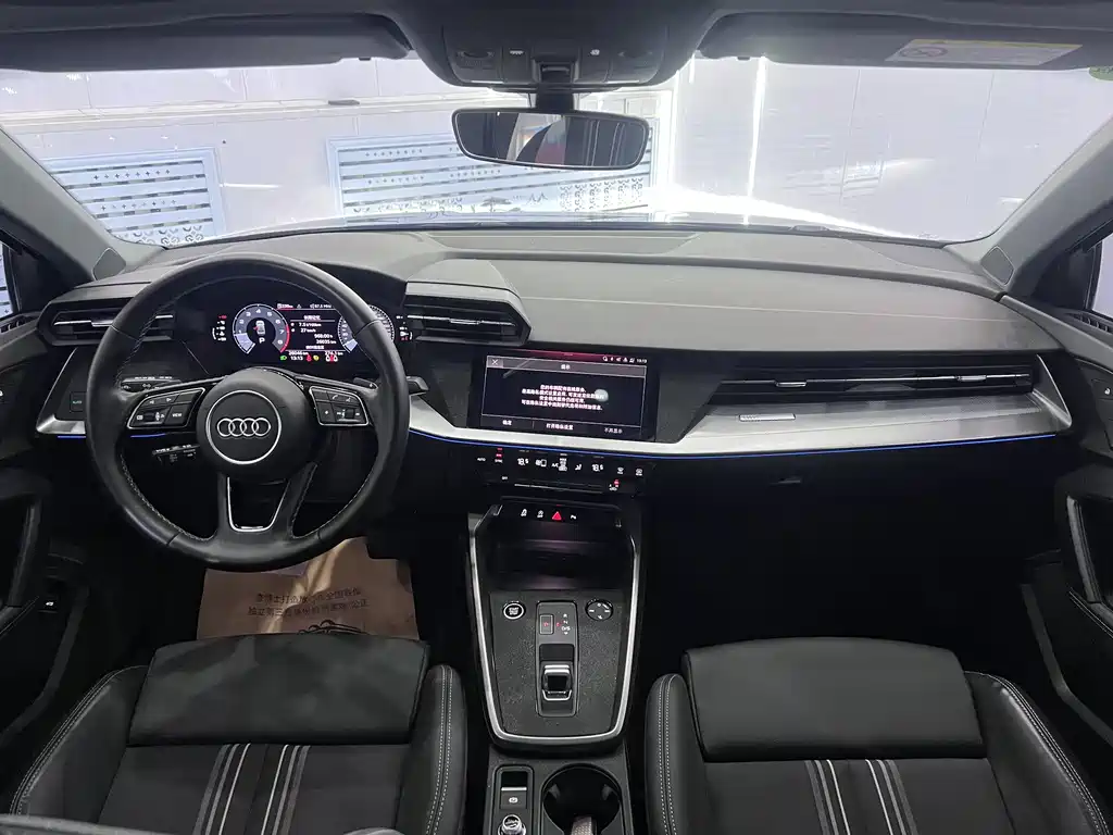 Audi A3 2023 — фото 15