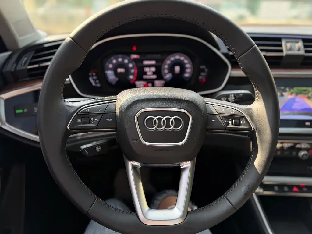 Audi Q3 2020 — фото 10