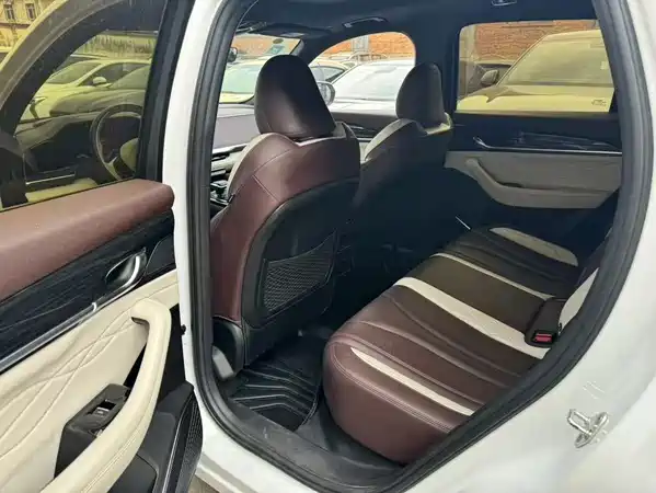 Geely Xingyue L 2021