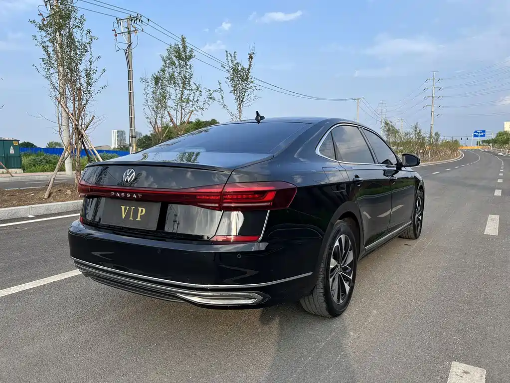 Volkswagen Passat 2023