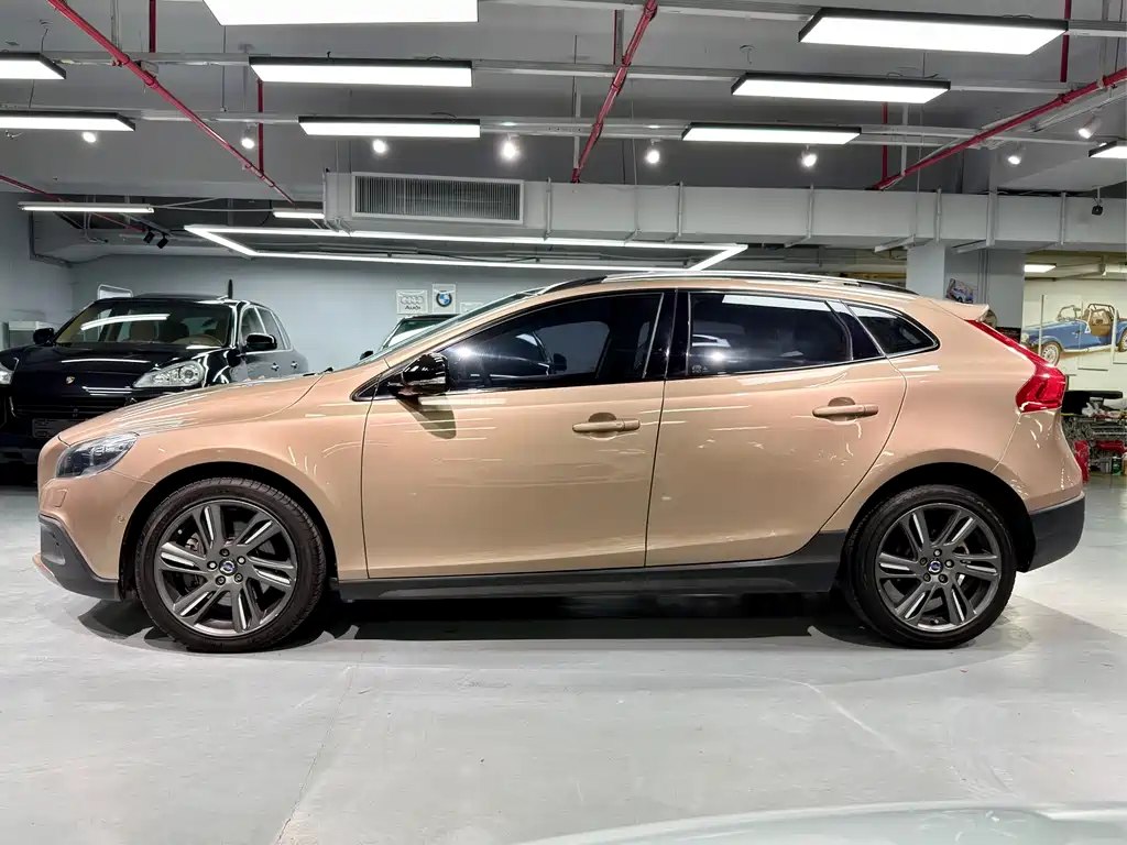 Volvo V40 2014 — фото 4