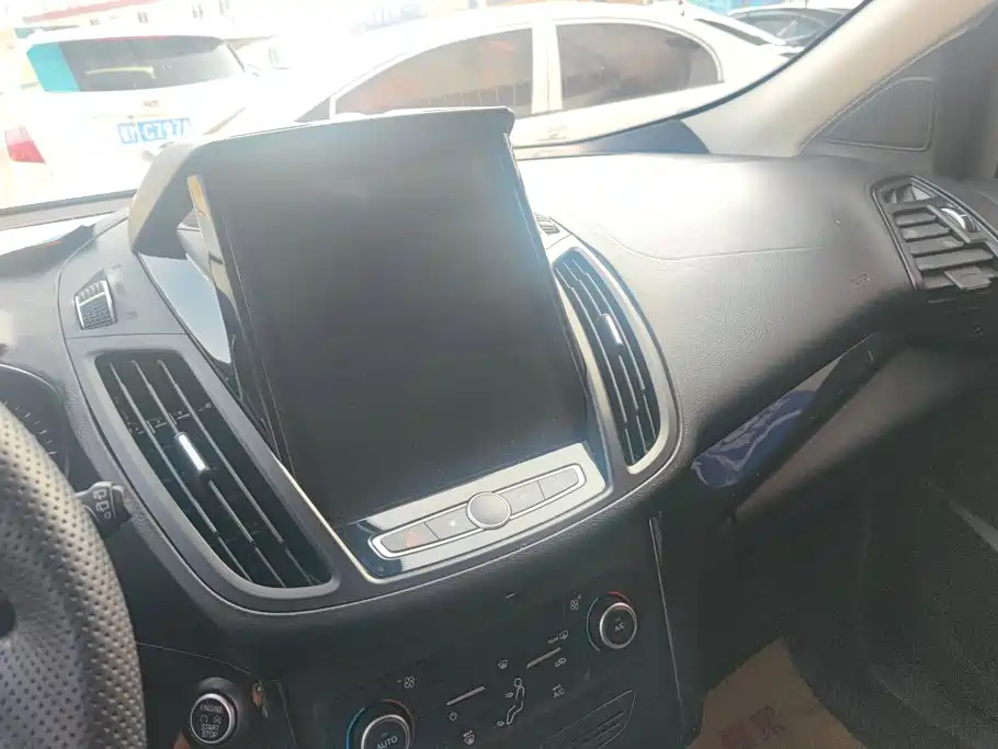 Ford Kuga 2019 — фото 13