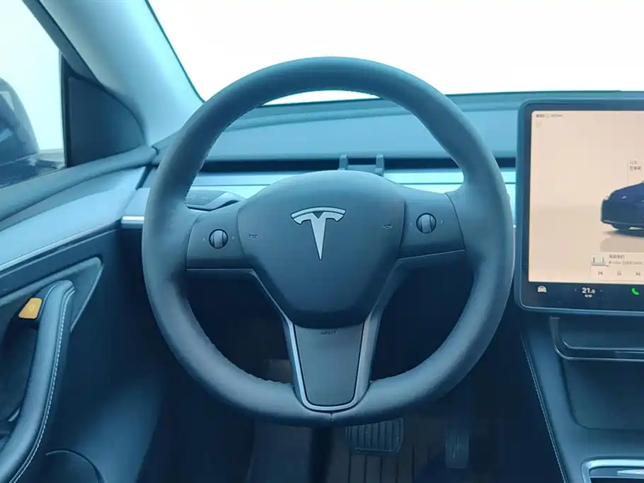 Tesla Model Y 2024 — фото 15
