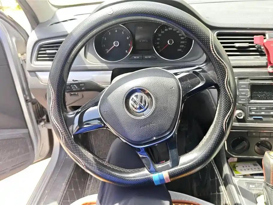 Volkswagen Lavida 2015 — фото 15