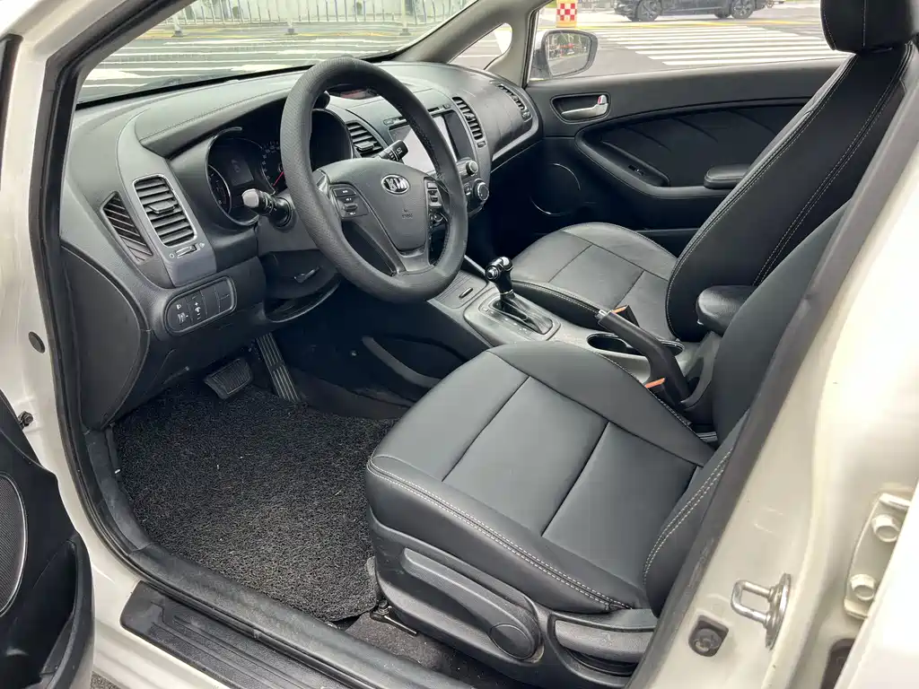 Kia K3 2016
