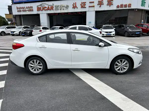 Kia K3 2016