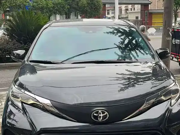 Toyota Granvia 2024