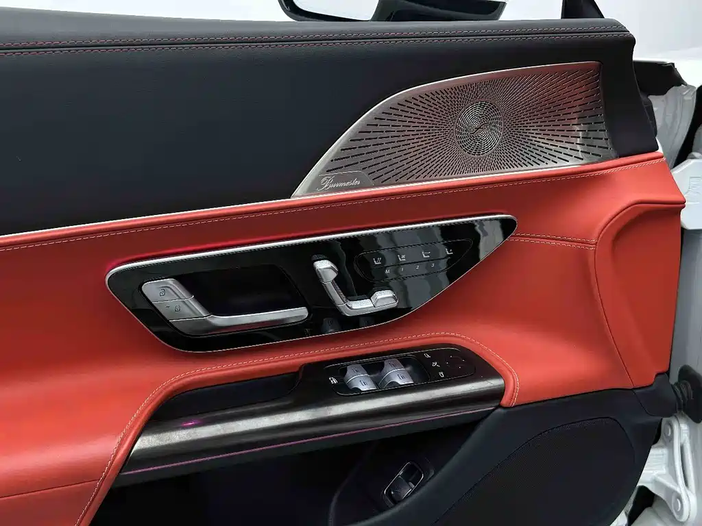 Mercedes-Benz SL-Class AMG 2025 — фото 11