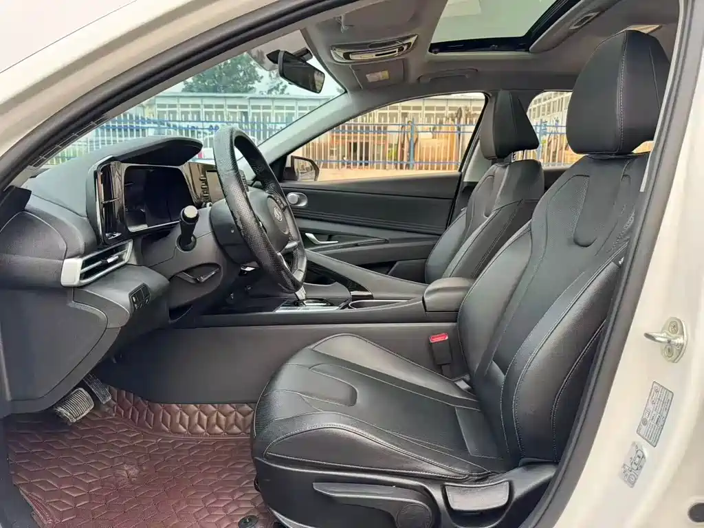 Hyundai Elantra 2022