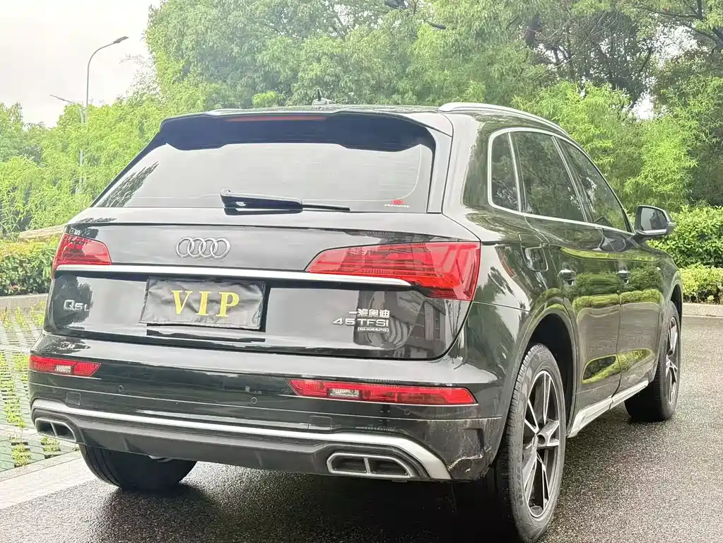 Audi Q5L 2023 — фото 9