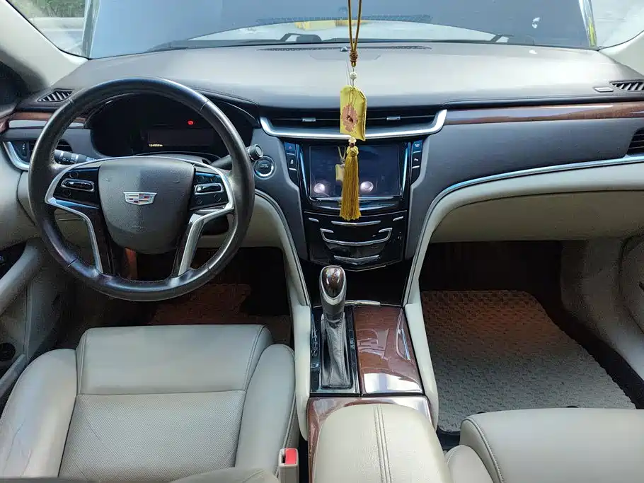 Cadillac XTS 2016 — фото 12