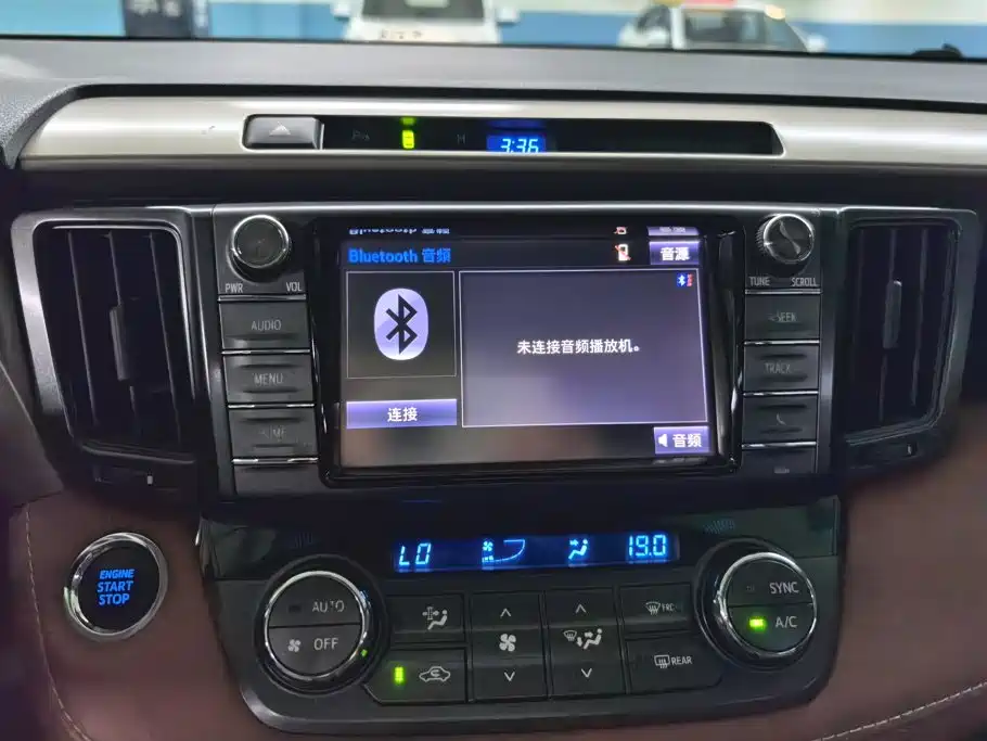 Toyota RAV4 2016 — фото 13