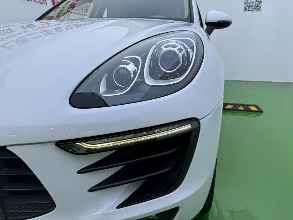 Porsche Macan 2016 — фото 29