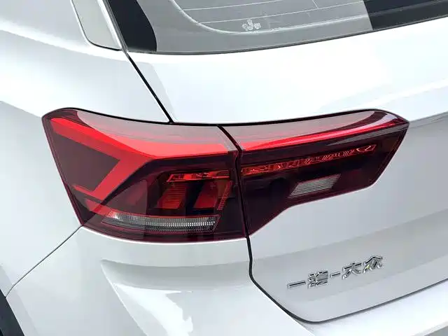 Volkswagen T-Roc 2019 — фото 19
