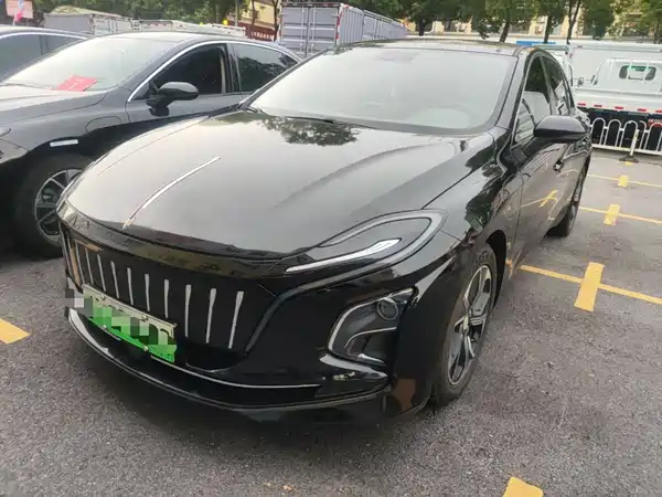 Hongqi E-QM5 2023