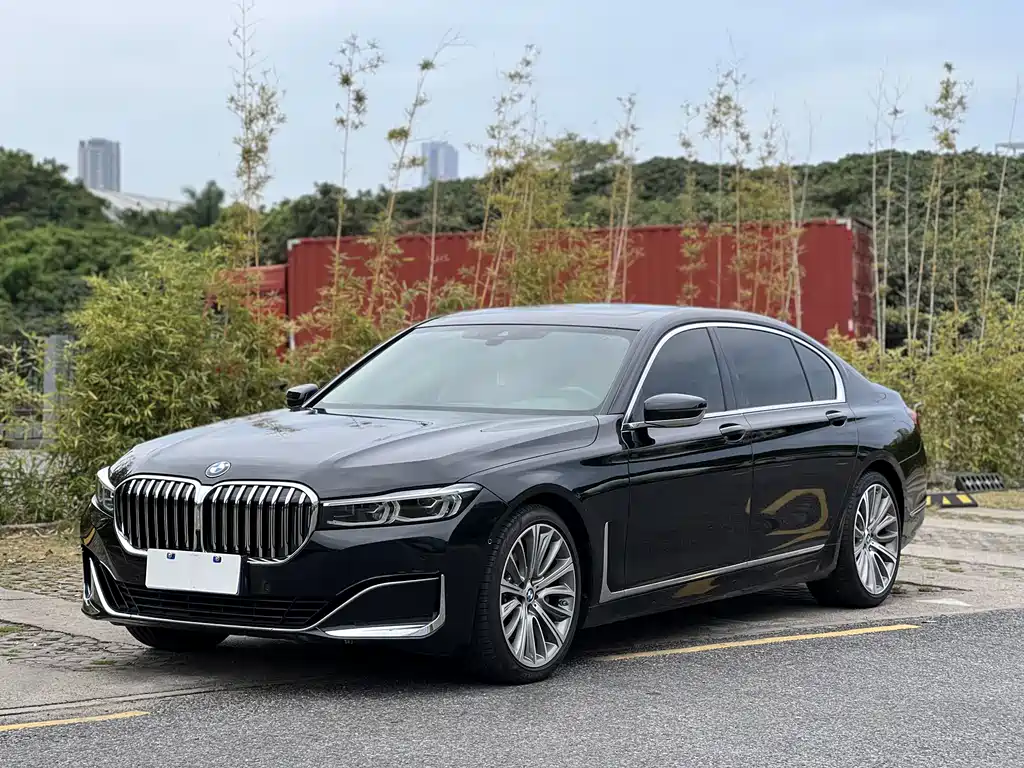 BMW 7 Series 2021 — фото 1