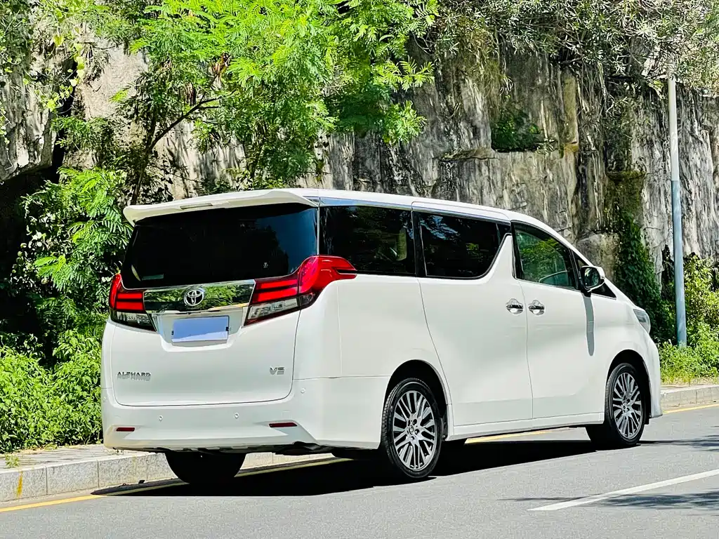 Toyota Alphard 2017