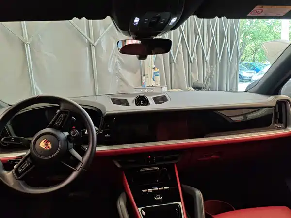Porsche Cayenne 2025