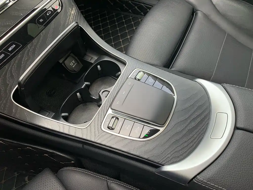 Mercedes-Benz C-Class 2019 — фото 20