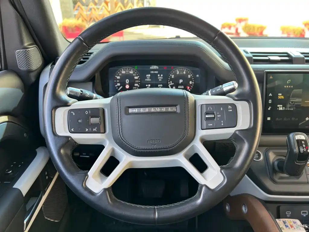 Land Rover Defender 2022 — фото 16