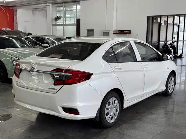 Honda Greiz 2018