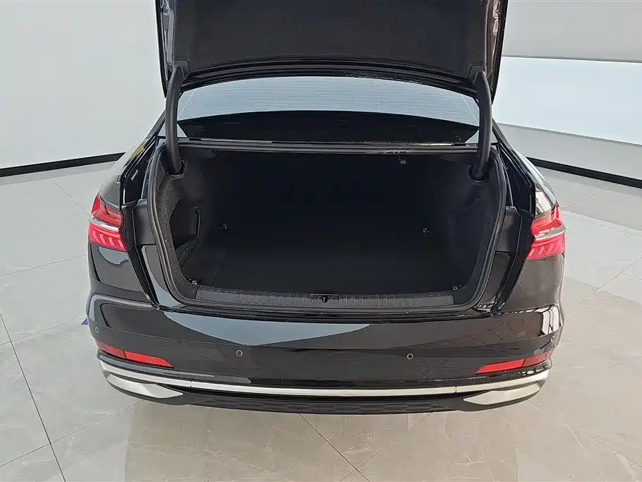 Audi A6L 2023