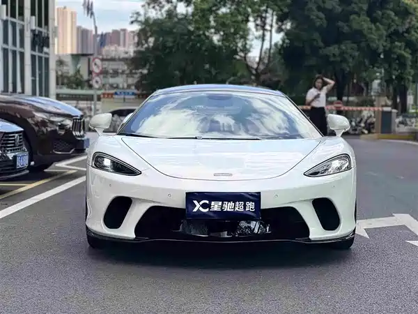 McLaren GT 2023