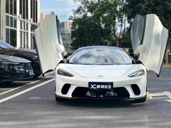 McLaren GT 2023